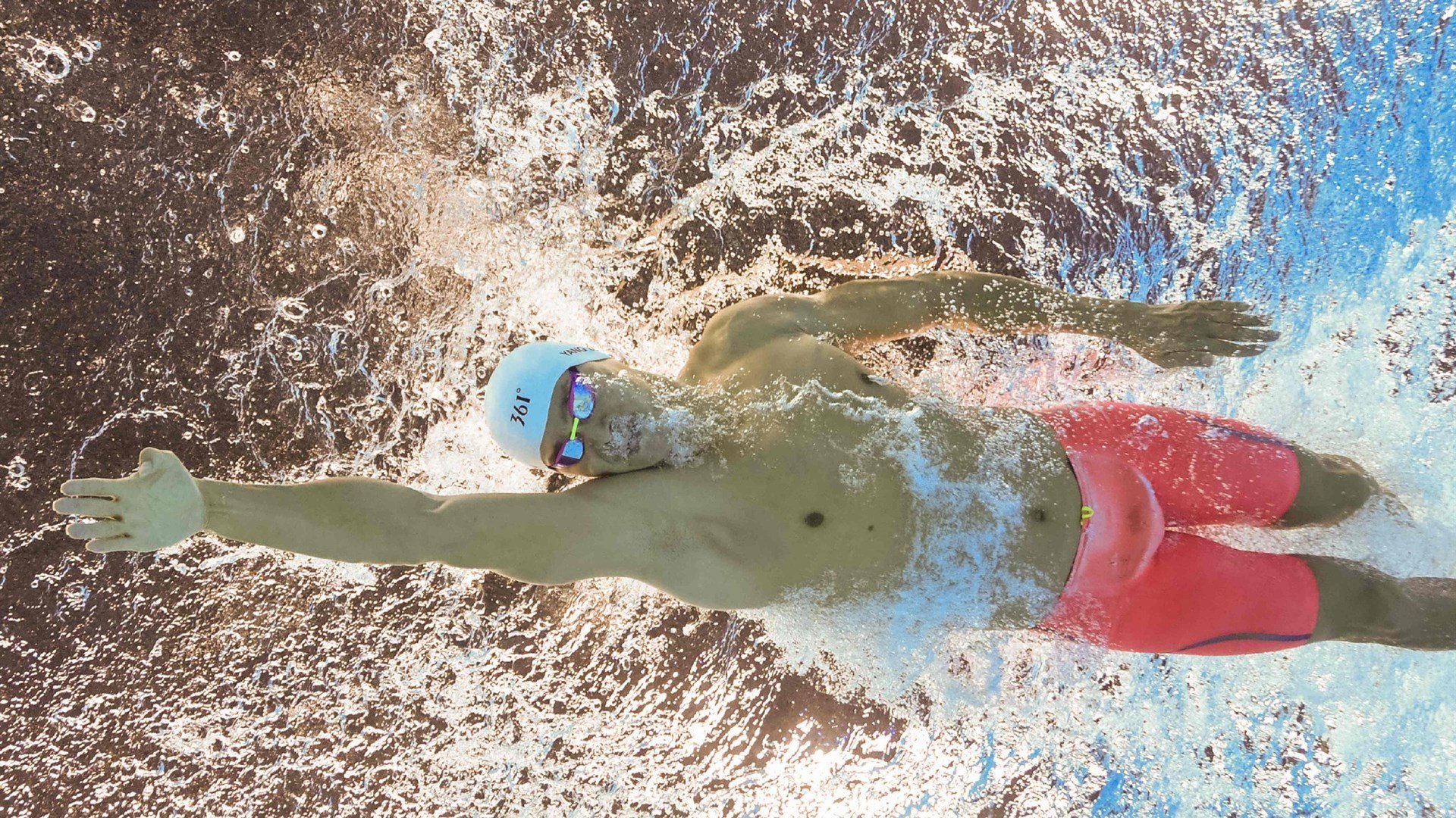 “华金·托比利亚的迅猛反应与稳健防守,提升美洲狮队的竞争力”